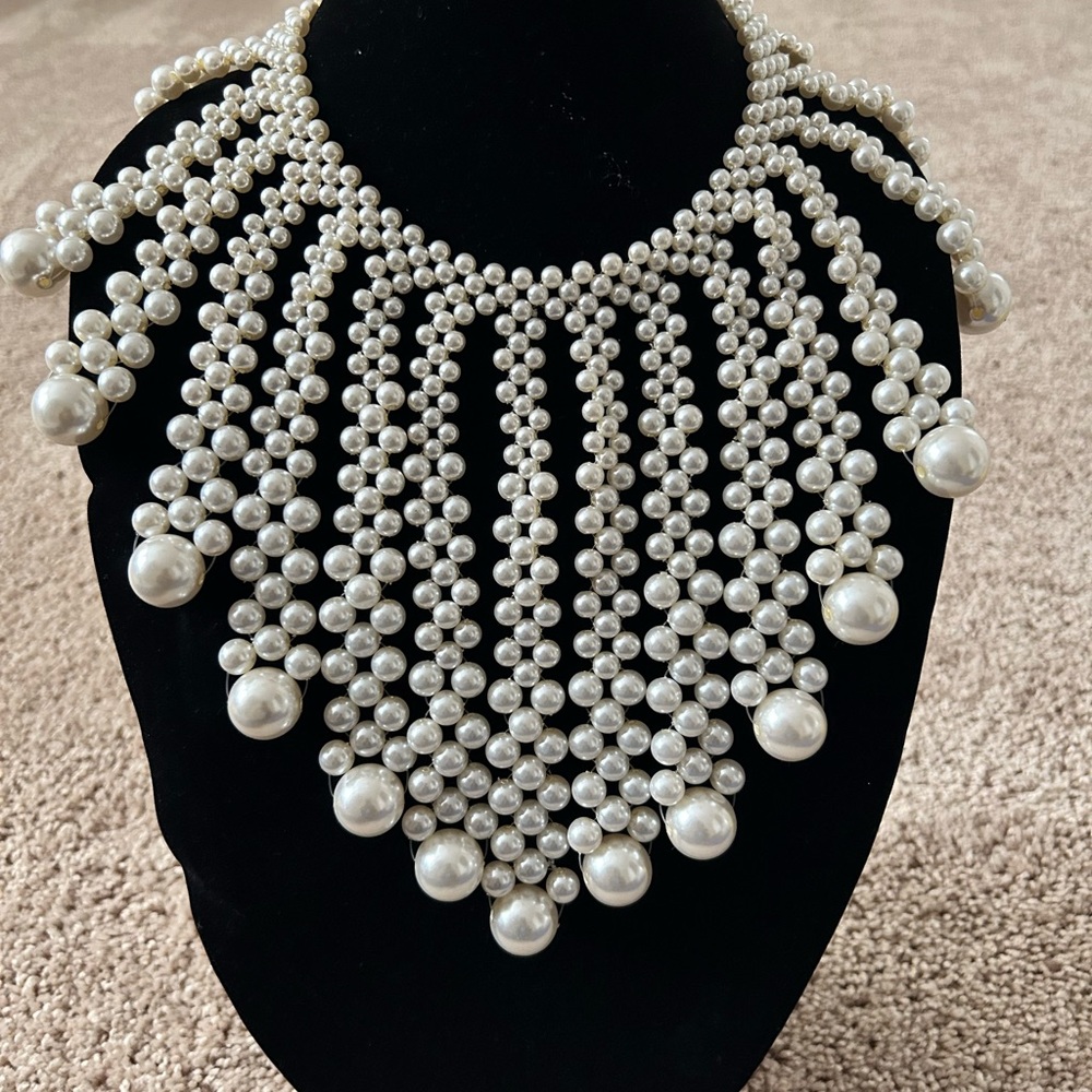 Elegant Pearl Necklace